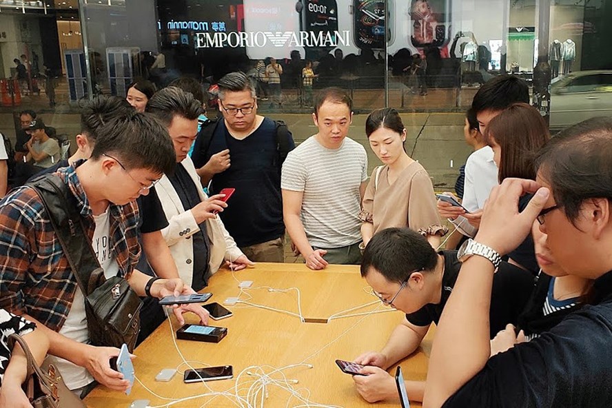 Trong cơn “nguy khốn”, Apple nói đến thị trường Việt Nam như "mỏ vàng"
